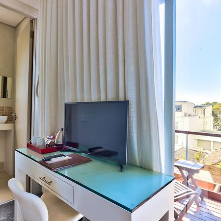 The One 8 Hotel In Green Point - Solar Power Cape Town Bagian luar foto