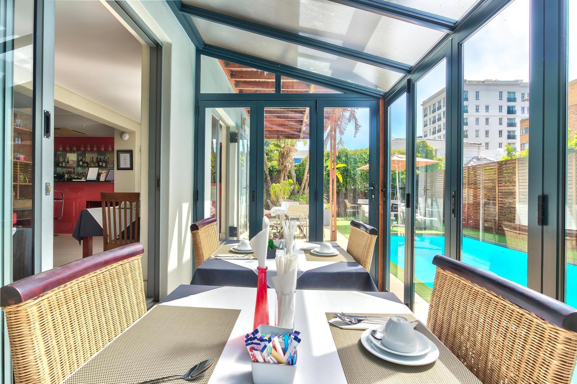 The One 8 Hotel In Green Point - Solar Power Cape Town Bagian luar foto