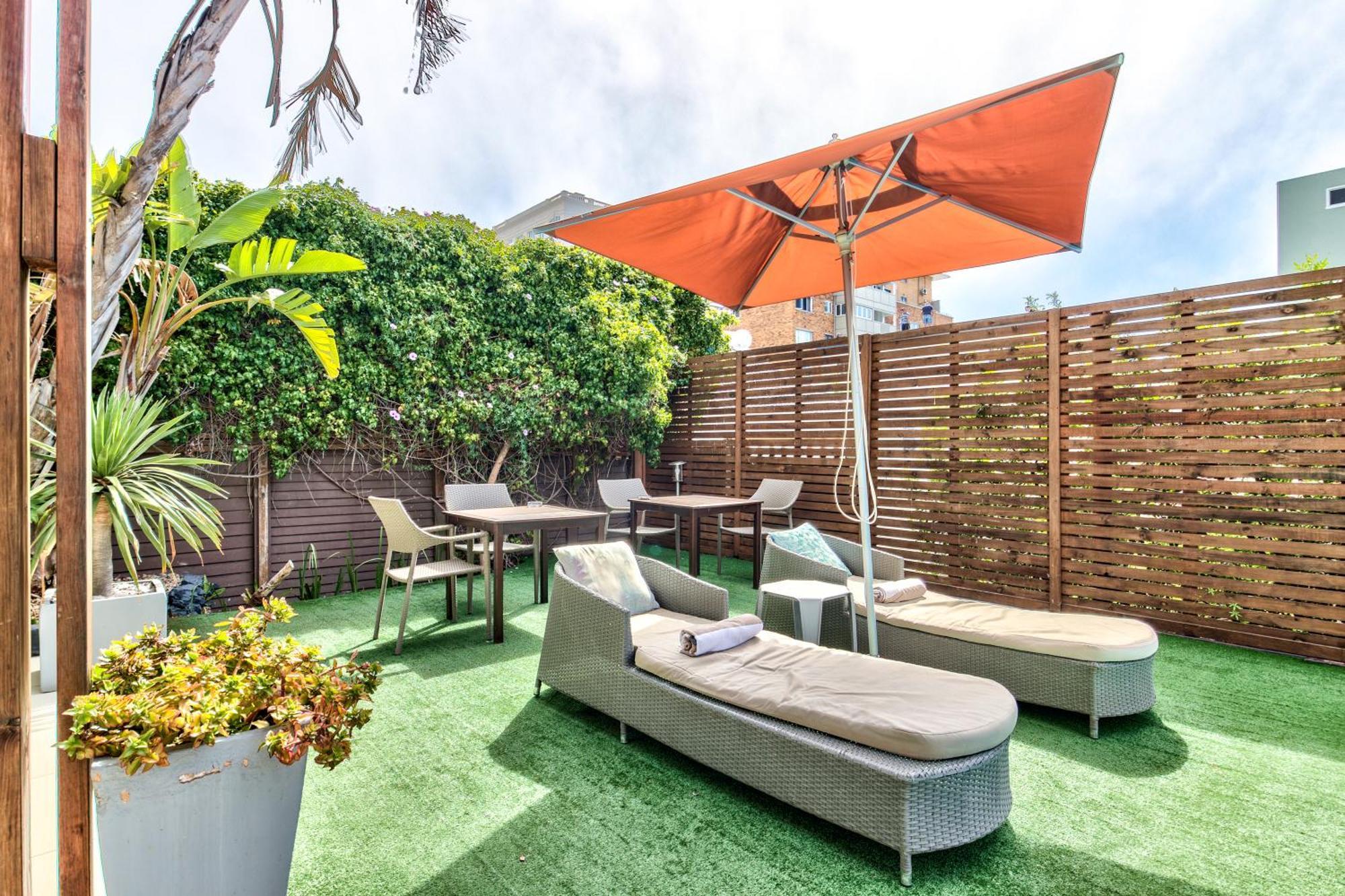 The One 8 Hotel In Green Point - Solar Power Cape Town Bagian luar foto